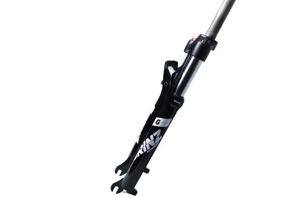 Вилка GRINZ ES 456 MLO 26"*1.1\8"ход 100мм, локаут механический, предварительное сжатие, алюминиевая,безрезьбовая, черная\белая
